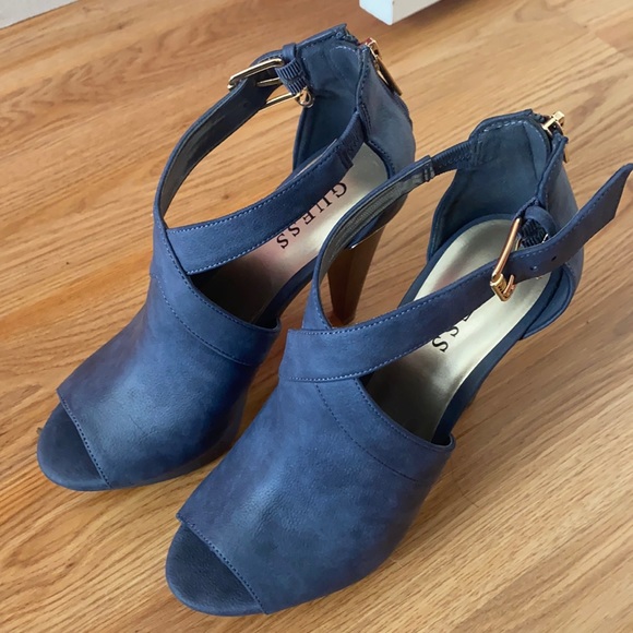blue strap up heels - Picture 1 of 1